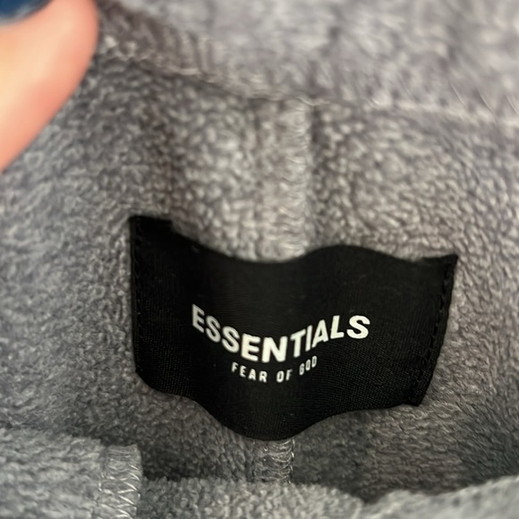 Essentials Fear of God Men’s grey sweatpants size Large - Picture 4 of 7